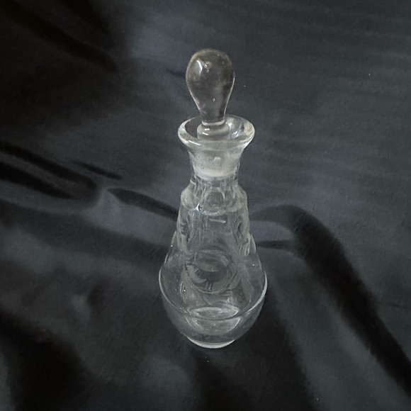 Vintage Glass  Perfume Bottle - Picture 1 of 6